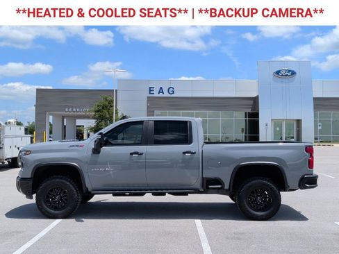 Used 2024 Chevrolet Silverado 2500 ZR2 w/ Technology Package AWD/4WD image 5