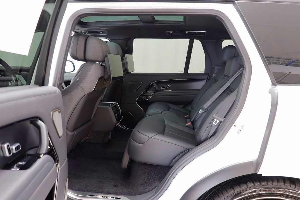 New 2025 Land Rover Range Rover SV AWD/4WD image 17