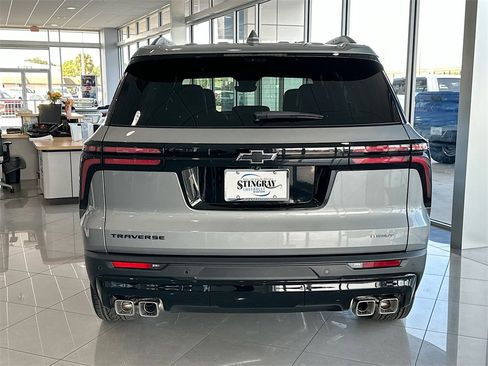 New 2026 Chevrolet Traverse LT w/ Midnight/Sport Edition image 5