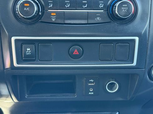 Used 2017 Nissan Titan S image 33