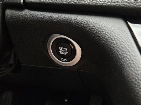 New 2026 Chrysler Pacifica Select image 22