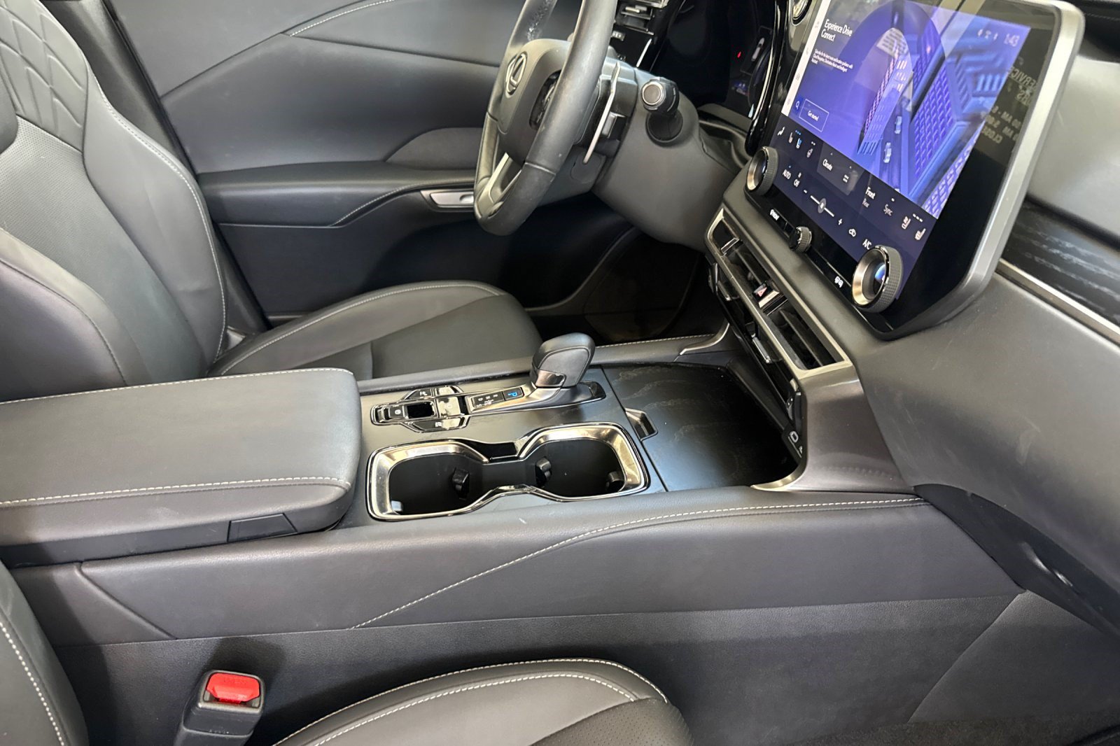 Certified 2024 Lexus RX 350h w/ Kick Sensor & Tow Package AWD/4WD image 20