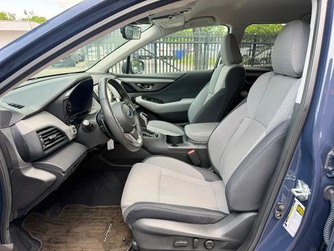 Used 2025 Subaru Outback Premium AWD/4WD image 9