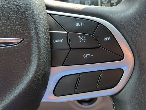 Used 2023 Chrysler Voyager LX FWD image 13