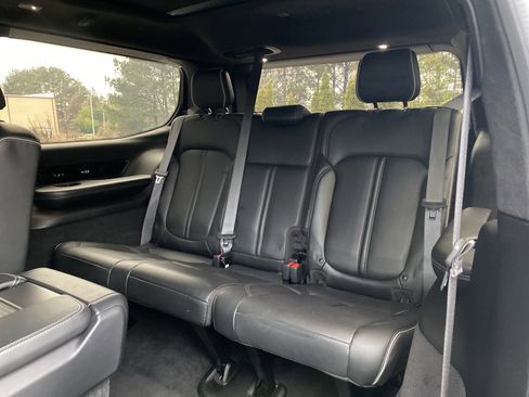 Used 2022 Jeep Grand Wagoneer Series II image 9