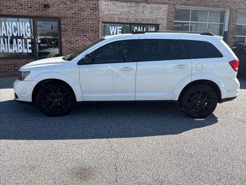 Used 2018 Dodge Journey SXT w/ Premium Group image 3