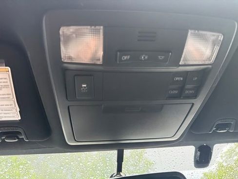 Used 2017 Toyota Tacoma TRD Sport AWD/4WD image 13