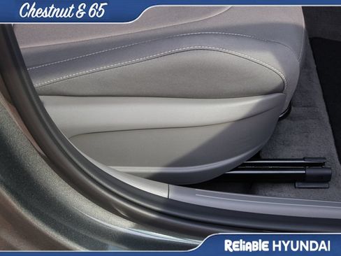 Certified 2025 Hyundai Elantra SEL w/ Cargo Package FWD image 11