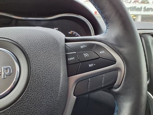 Used 2018 Jeep Grand Cherokee Laredo image 15