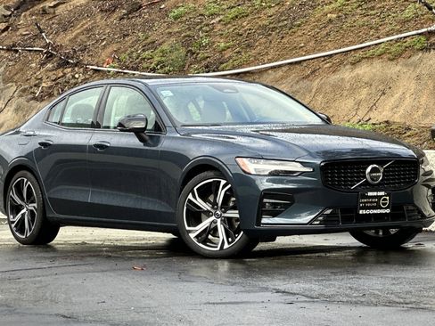 Used 2023 Volvo S60 B5 Plus w/ Climate Package image 2