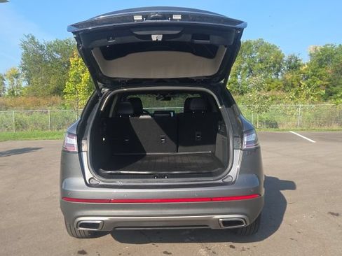 Used 2023 Lincoln Nautilus Reserve AWD/4WD image 11