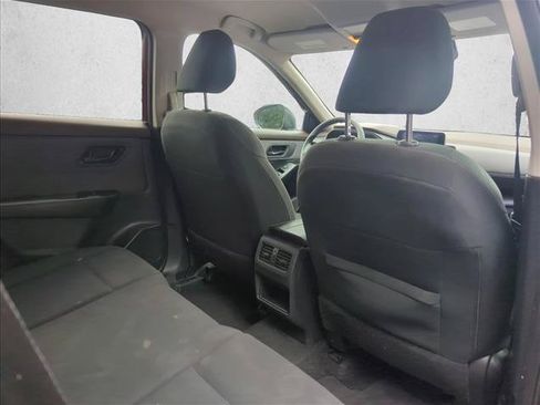 Used 2023 Nissan Rogue S FWD image 25