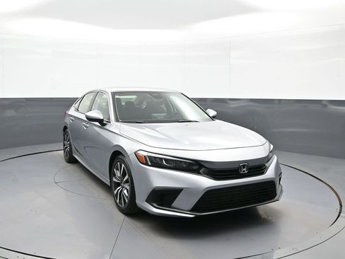 Certified 2022 Honda Civic EX image 3