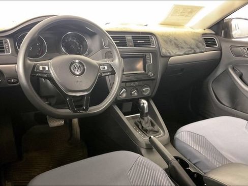 Used 2017 Volkswagen Jetta S FWD image 4