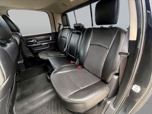Used 2014 RAM 2500 Laramie w/ Black Appearance Group AWD/4WD image 19
