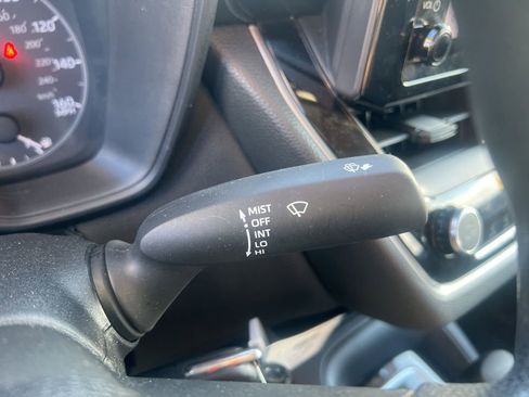 Used 2025 Toyota Corolla LE image 12