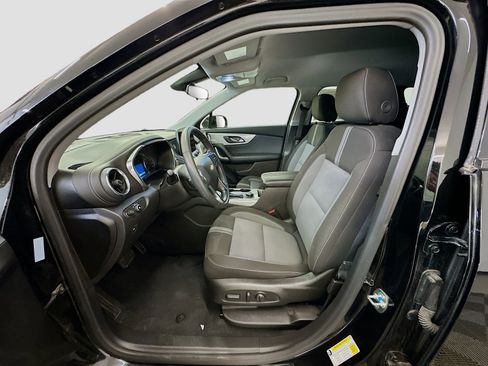 Used 2025 Chevrolet Blazer LT image 13