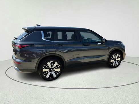 New 2025 Mitsubishi Outlander SE FWD image 5