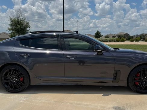 Used 2023 Kia Stinger GT2 RWD image 10
