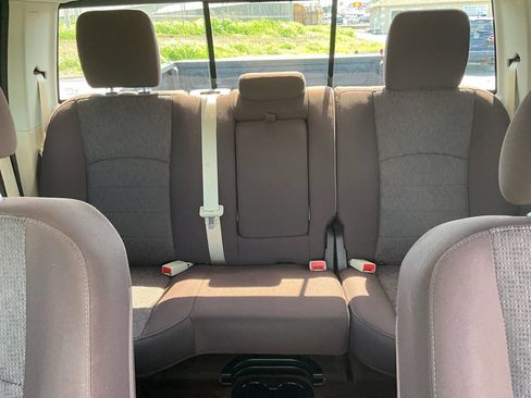 Used 2018 RAM 2500 Big Horn AWD/4WD image 11