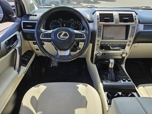 Used 2020 Lexus GX 460 Premium w/ Premium Package AWD/4WD image 12