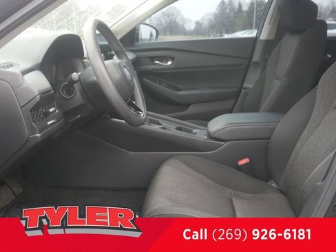 Certified 2023 Honda Accord EX image 33