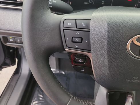 Used 2025 Toyota Camry LE image 30