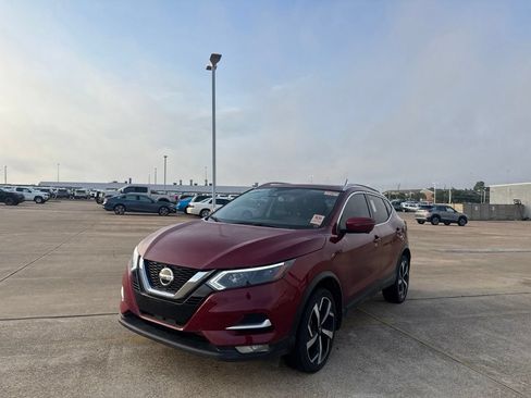 Used 2022 Nissan Rogue Sport SL w/ Premium Package FWD image 7