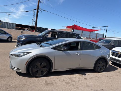 Used 2024 Toyota Prius LE image 7