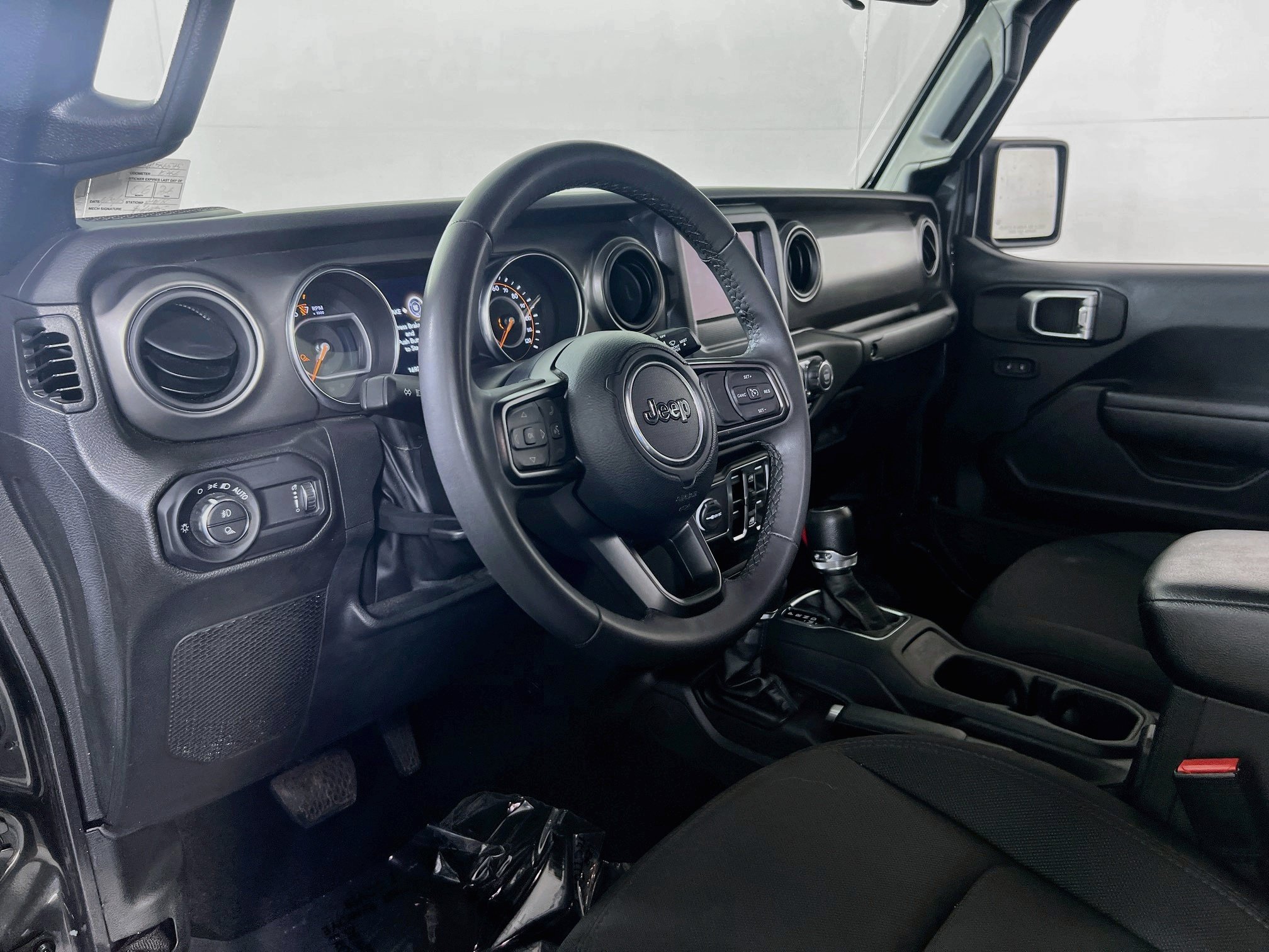 Used 2023 Jeep Gladiator Sport AWD/4WD image 9
