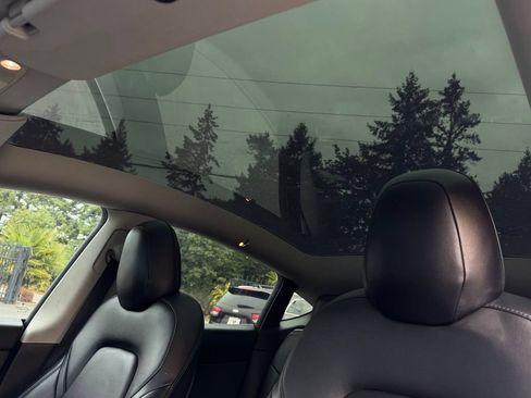 Used 2020 Tesla Model Y Long Range AWD/4WD image 12