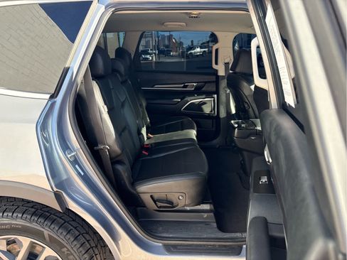 Used 2024 Kia Telluride LX FWD image 15
