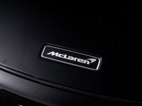 Used 2024 McLaren 750S Spider image 30