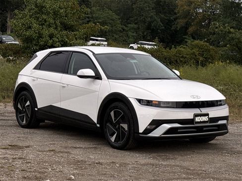 New 2025 Hyundai Ioniq 5 SE image 10