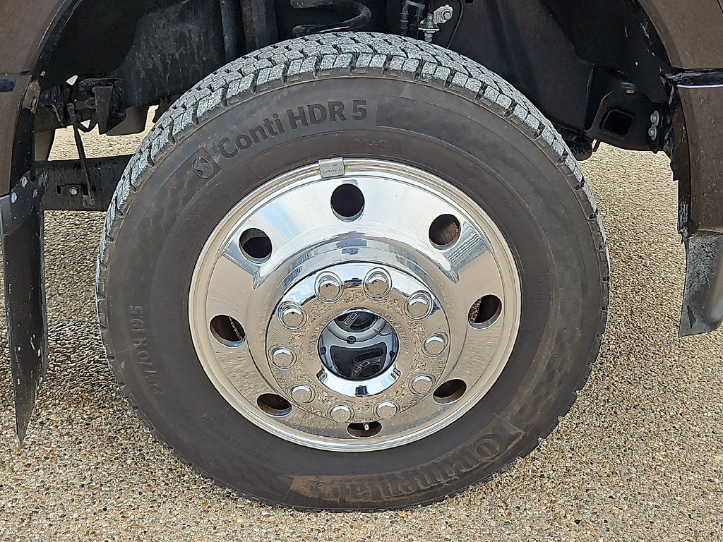 Used 2026 Ford F450 Platinum w/ FX4 Off-Road Package AWD/4WD image 13