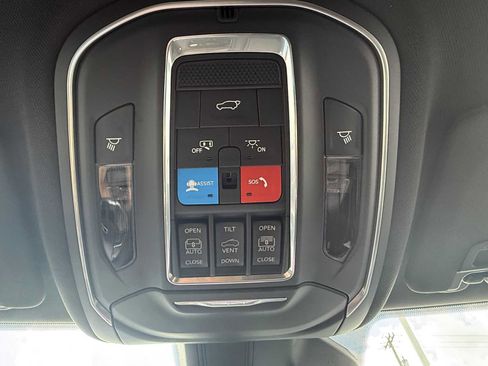 New 2025 Jeep Grand Cherokee Overland w/ Luxury Tech Group IV image 21