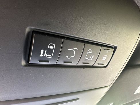 Used 2016 Dodge Grand Caravan R/T FWD image 29