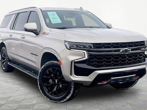 Used 2022 Chevrolet Suburban Z71 w/ Z71 Off-Road Package image 3