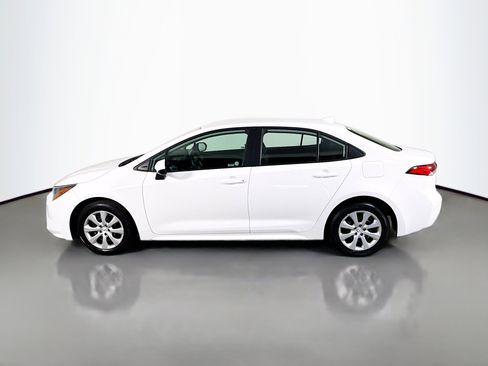 Used 2025 Toyota Corolla LE image 6