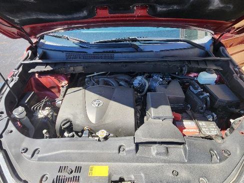 Used 2019 Toyota Highlander SE AWD/4WD image 16
