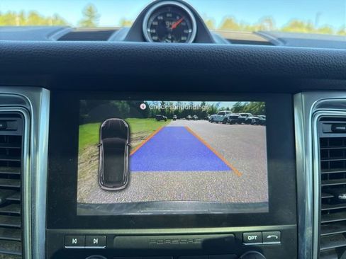 Used 2018 Porsche Macan Sport Edition AWD/4WD image 27