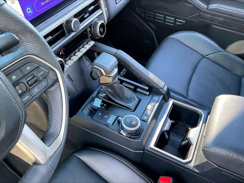 Used 2024 Toyota Tacoma Limited w/ Limited Package (LT) image 15