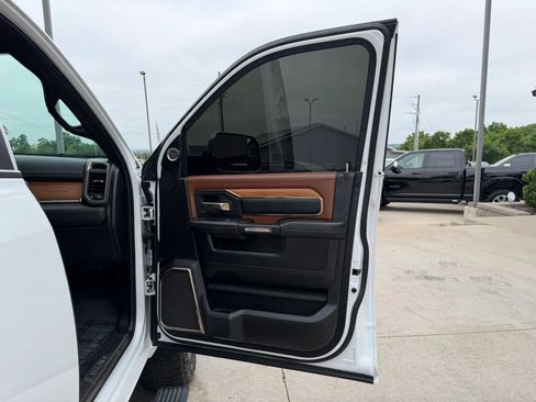 Used 2020 RAM 2500 Limited AWD/4WD image 49