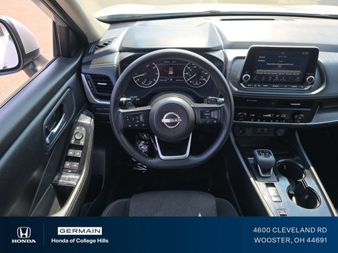 Used 2024 Nissan Rogue SV FWD image 20