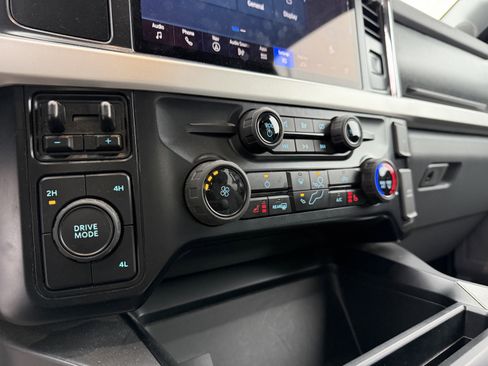 Used 2024 Ford F250 XLT w/ Black Appearance Package image 20