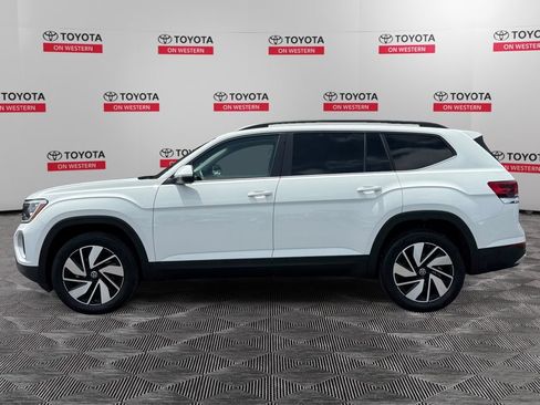 Used 2025 Volkswagen Atlas SE FWD image 8