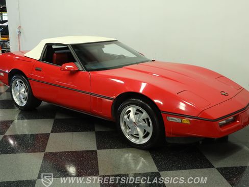 Used 1988 Chevrolet Corvette Convertible RWD image 14