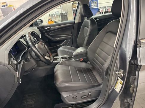 Certified 2022 Volkswagen Jetta SE image 22