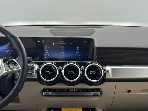 Used 2026 Mercedes-Benz GLB 250 image 4