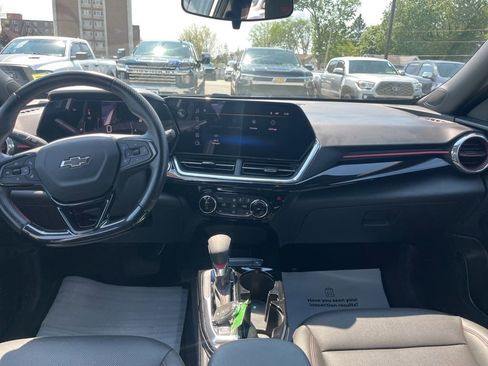 Used 2024 Chevrolet Trax RS w/ Driver Confidence Package FWD image 12